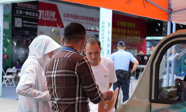 魯客閃耀亞歐商博會(huì)！首日人氣爆棚，全球商機(jī)在此匯聚！誠邀西北伙伴、國際買家共襄盛舉！